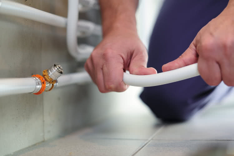 Uni Pipe PLUS charakteryzuje się wyjątkowo prostym montażem Uni Pipe PLUS charakteryzuje się wyjątkowo prostym montażem